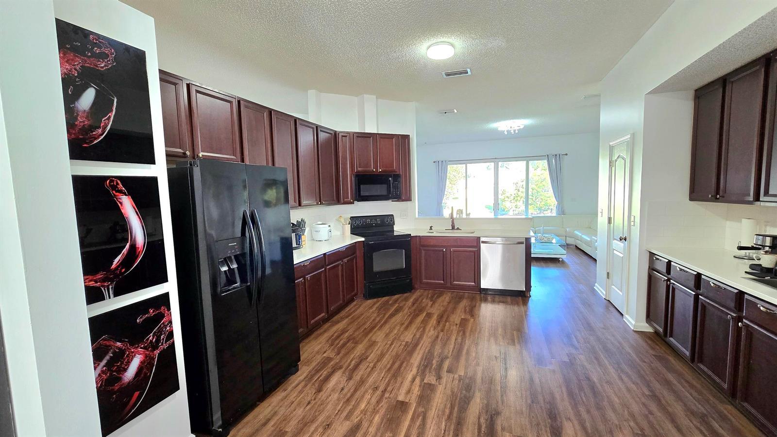 6419 Blue Leaf Lane, Jacksonville FL 32244 photo 2