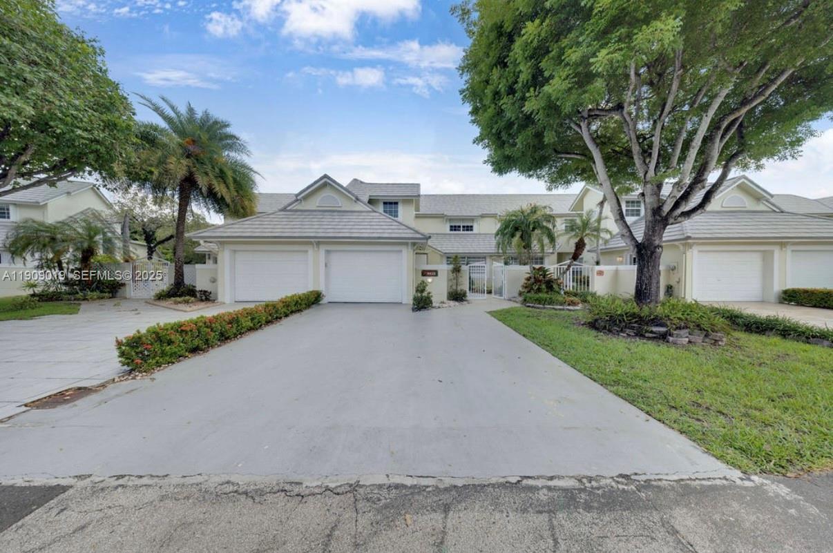 9933 NW 49th Ter, Doral FL 33178 photo 2