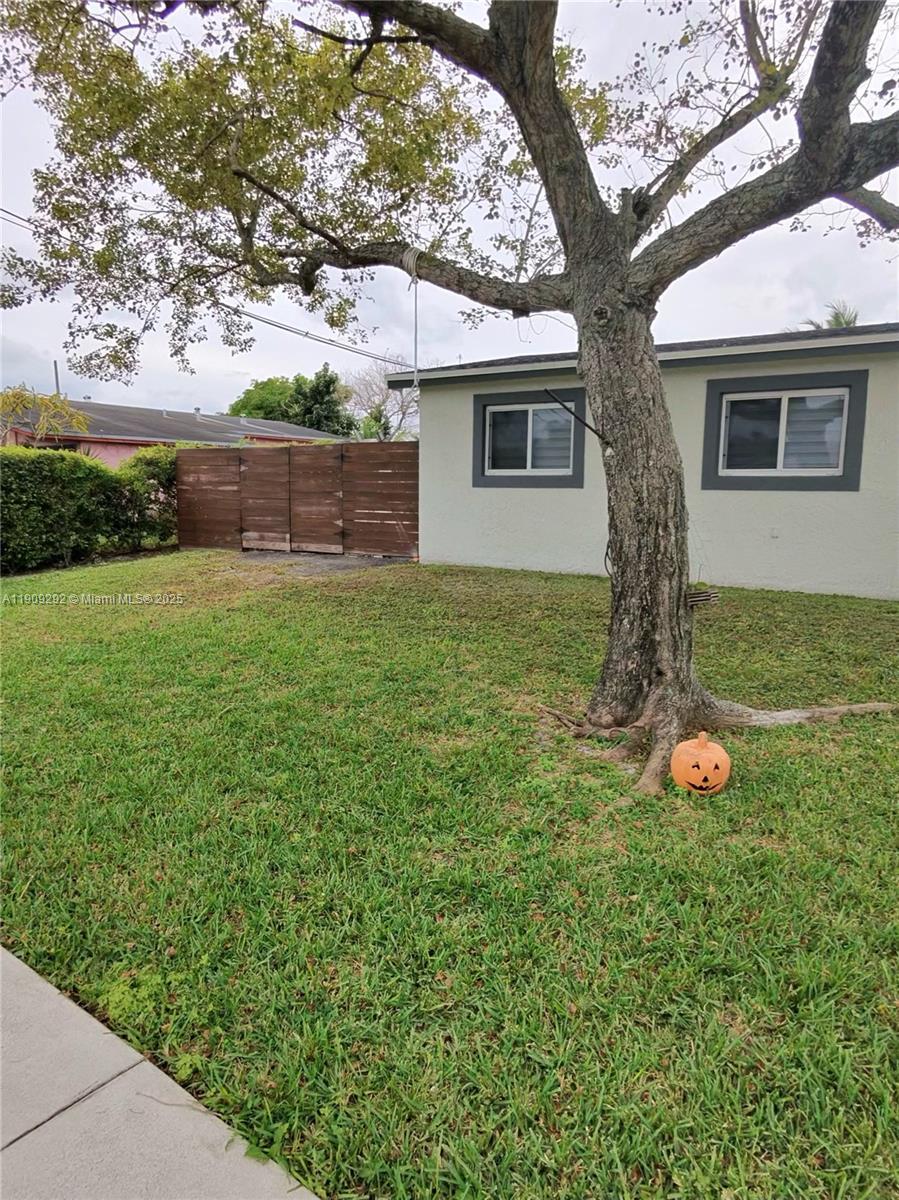 20180 NW 14th Ct, Miami Gardens FL 33169 photo 3