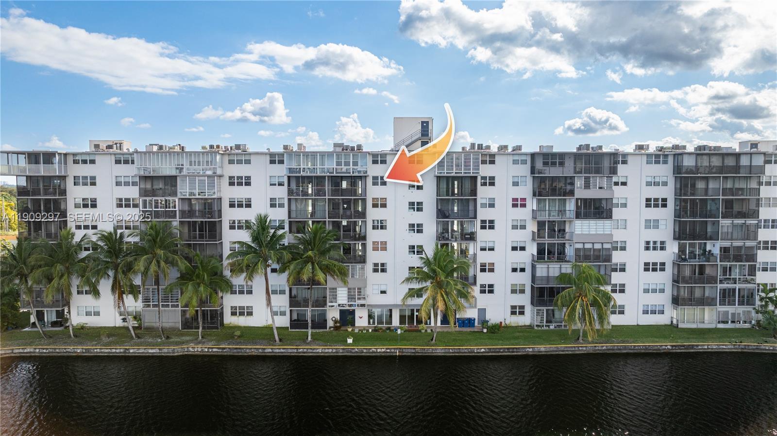 1075 NE Miami Gardens Dr # 707, Miami FL 33179 photo 5