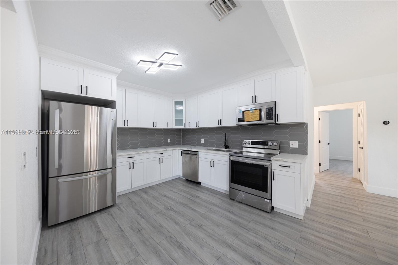 271 NW 143rd St, Miami FL 33168 photo 2