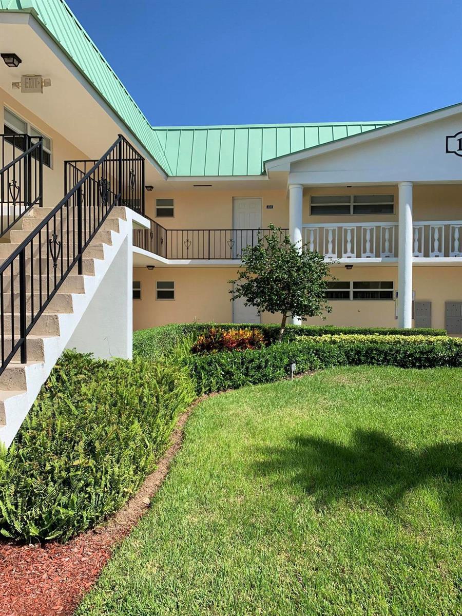 19 Colonial Club Drive Drive # 202, Boynton Beach FL 33435 photo 4