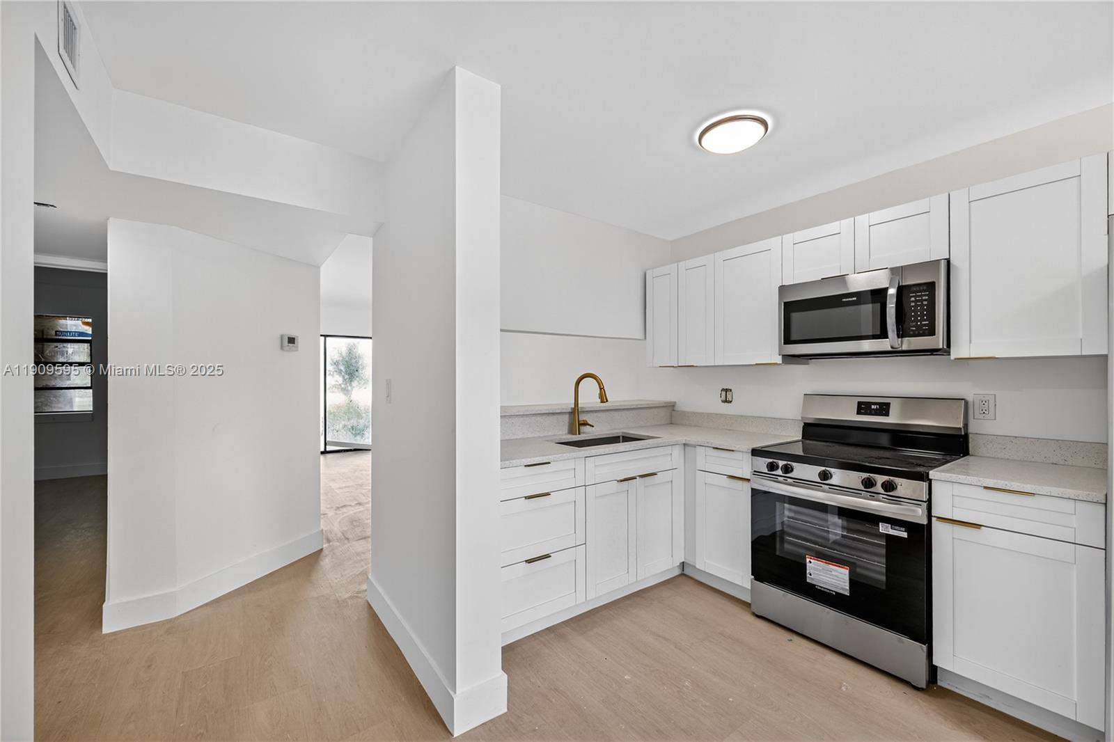 4198 Lakeside Dr # 4198, Tamarac FL 33319 photo 5