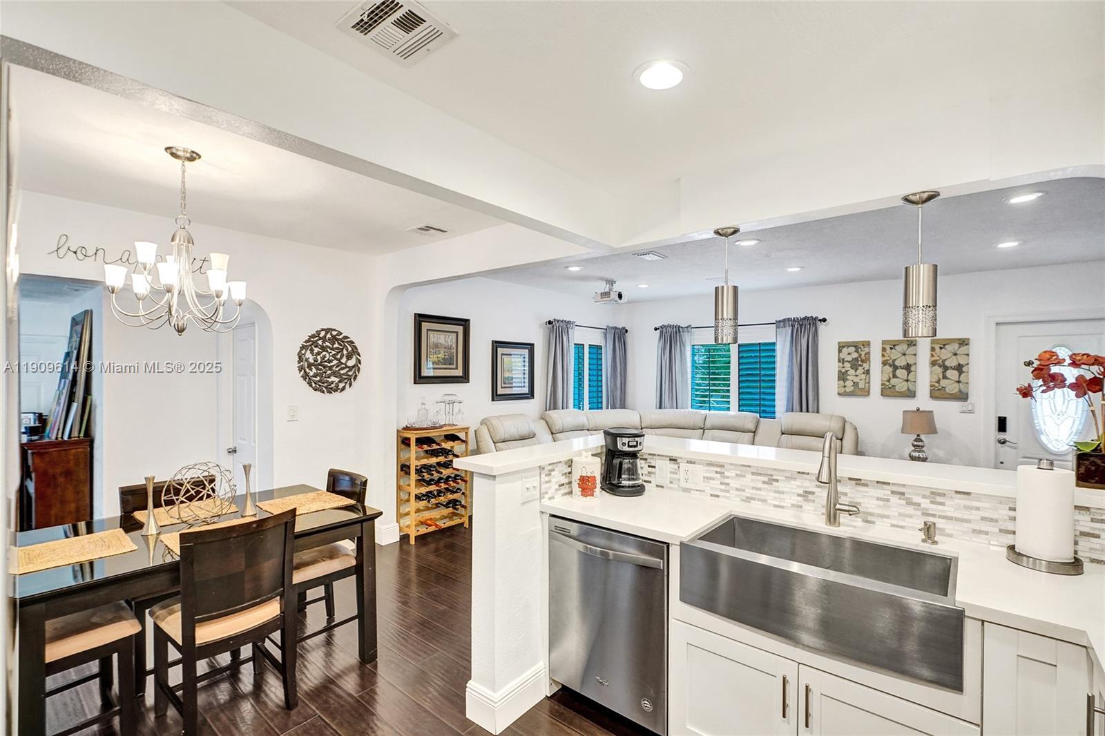 440 NW 38th Ct, Miami FL 33126 photo 5