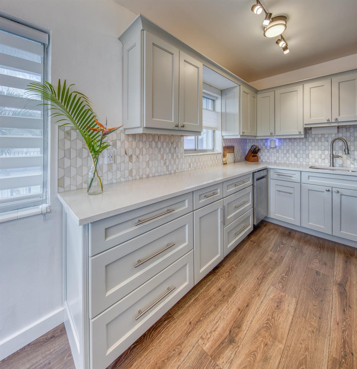 2400 Lake Osborne Drive # 205, FL 33461 photo 2