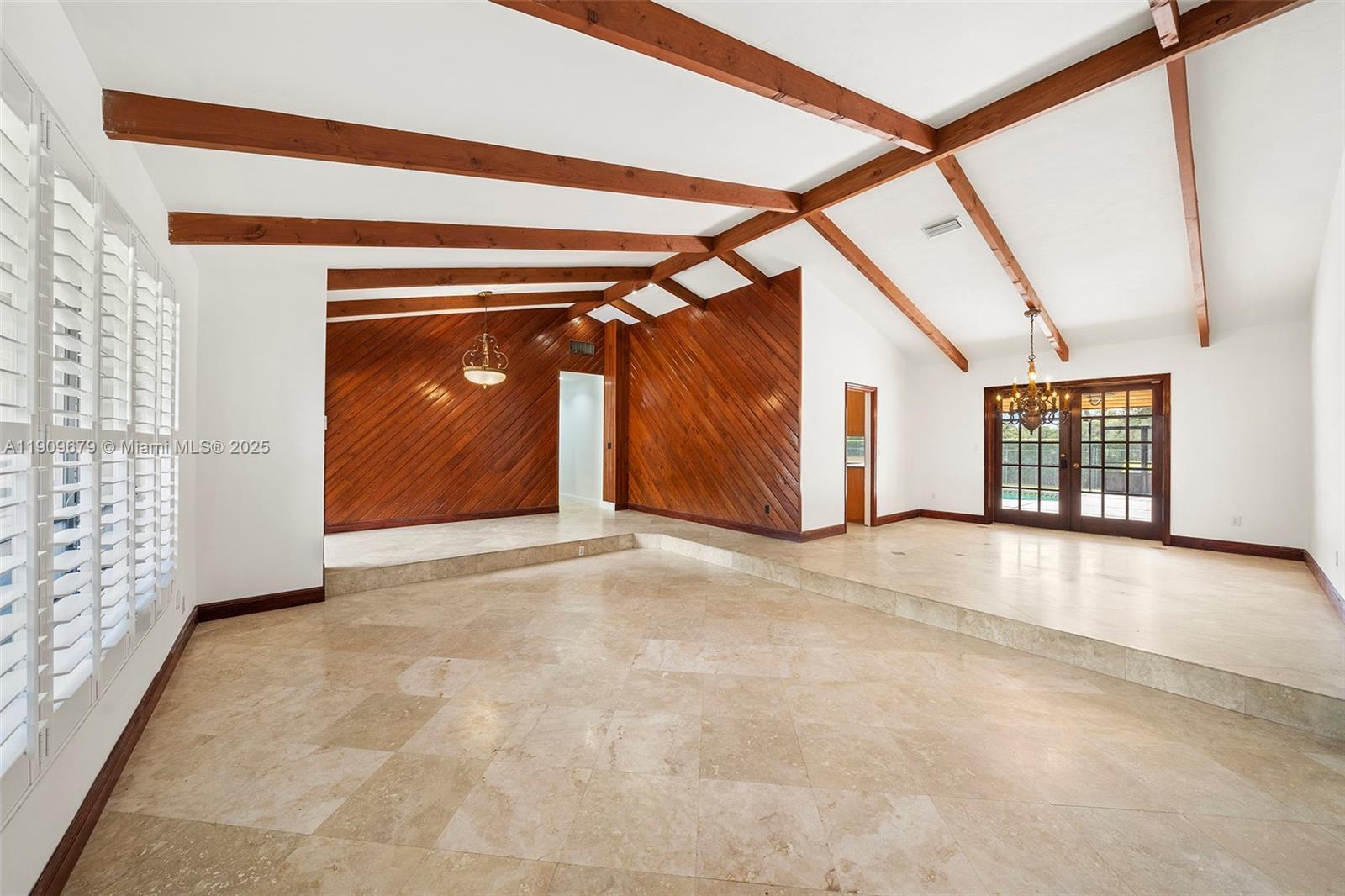 13240 N Calusa Club Dr, Miami FL 33186 photo 5