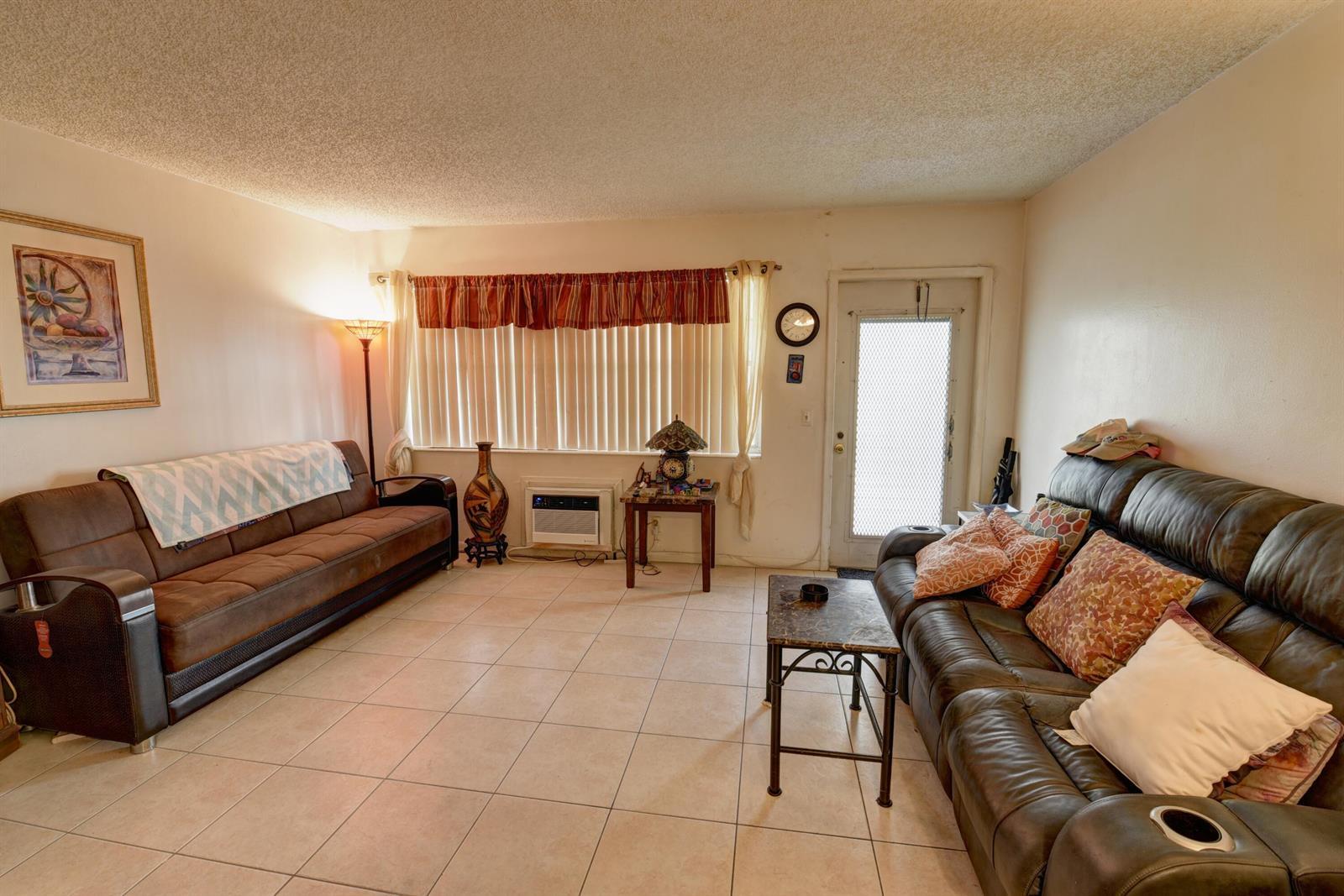 383 Markham R, Deerfield Beach FL 33442 photo 4