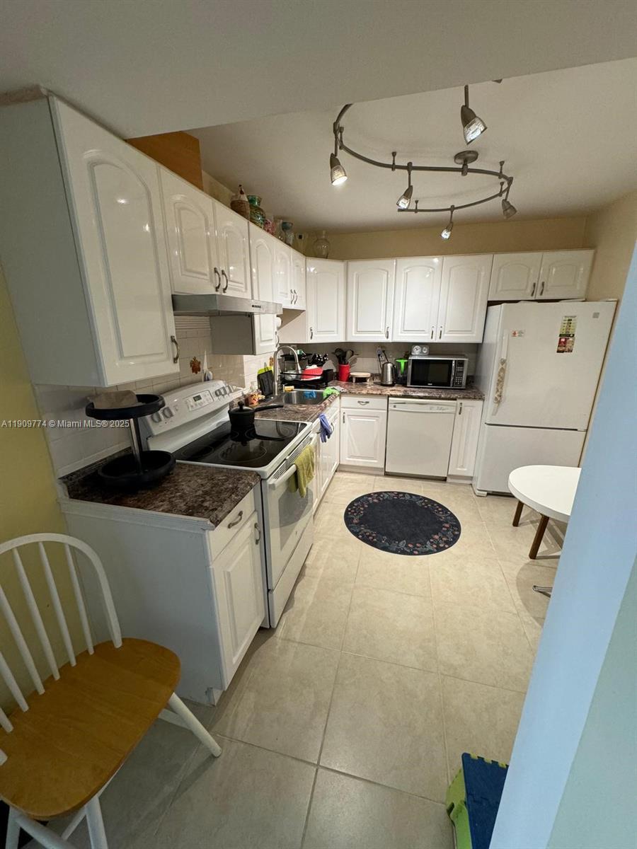 1833 S Ocean Dr # 308, Hallandale Beach FL 33009 photo 5