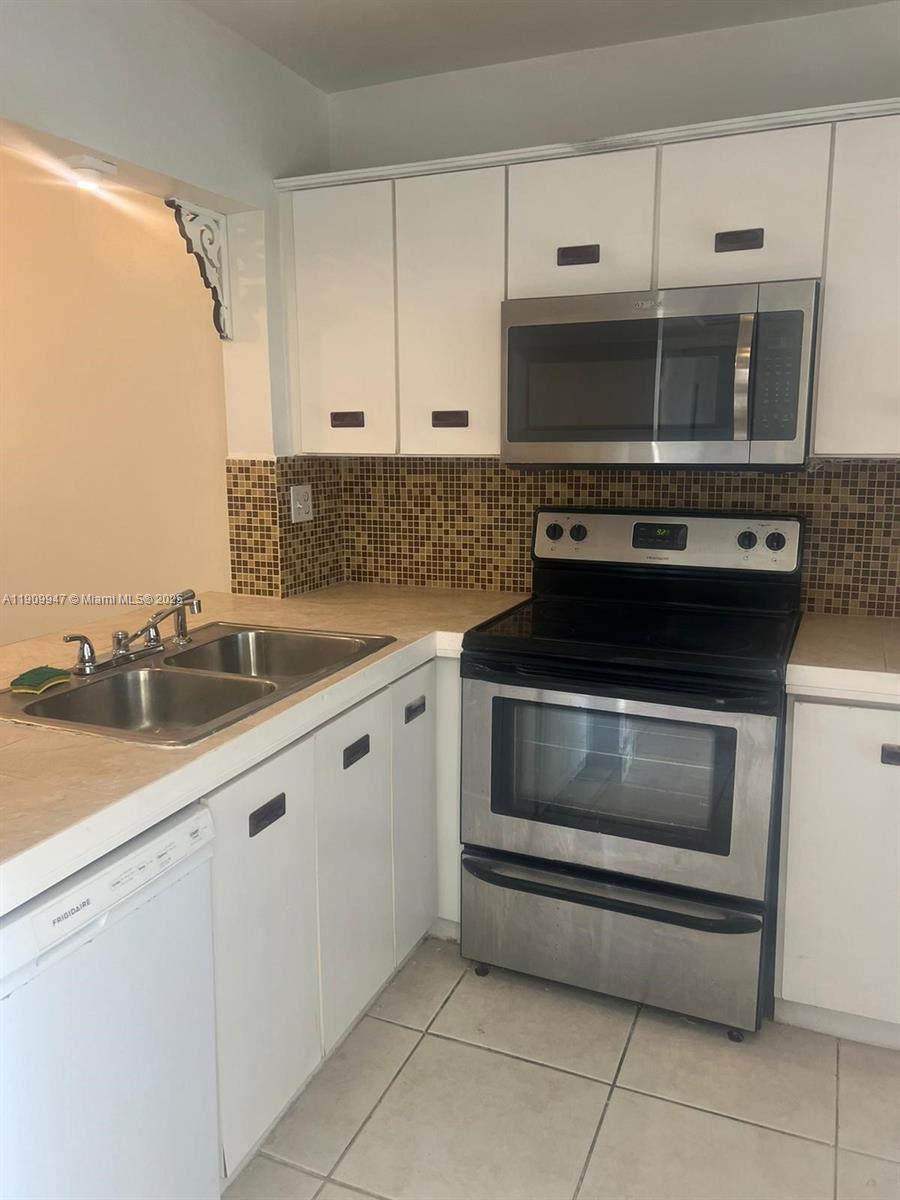 438 NE 210th Cir Ter # 4B, Miami FL 33179 photo 5