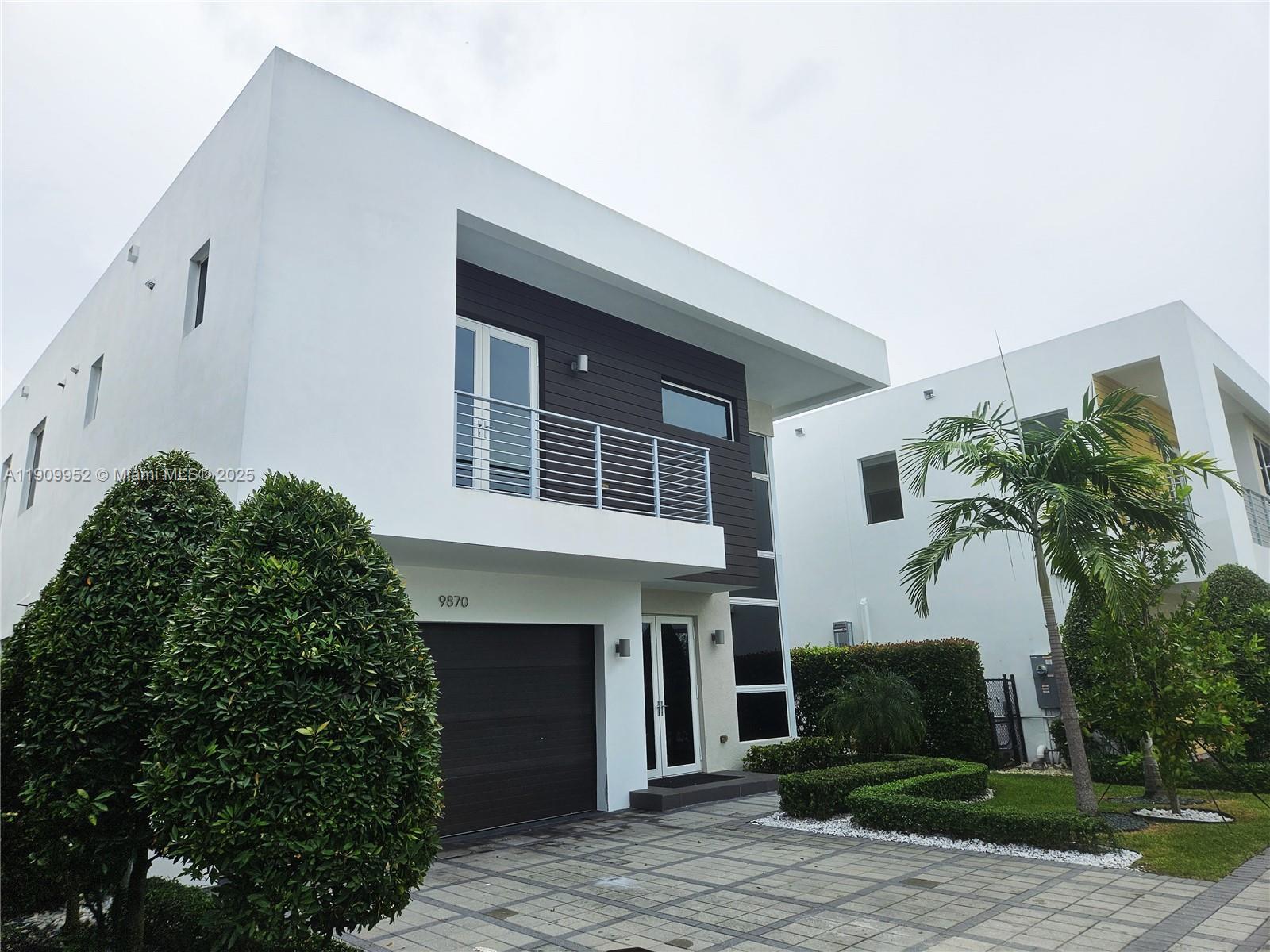 9870 NW 75th Ter, Doral FL 33178 photo 2