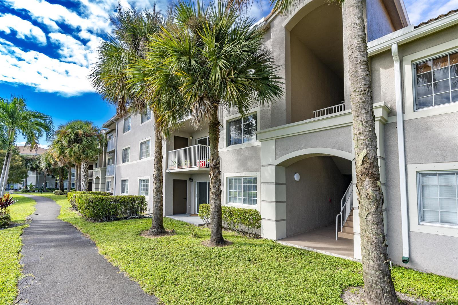 5031 Wiles Road # 304, Coconut Creek FL 33073 photo 3