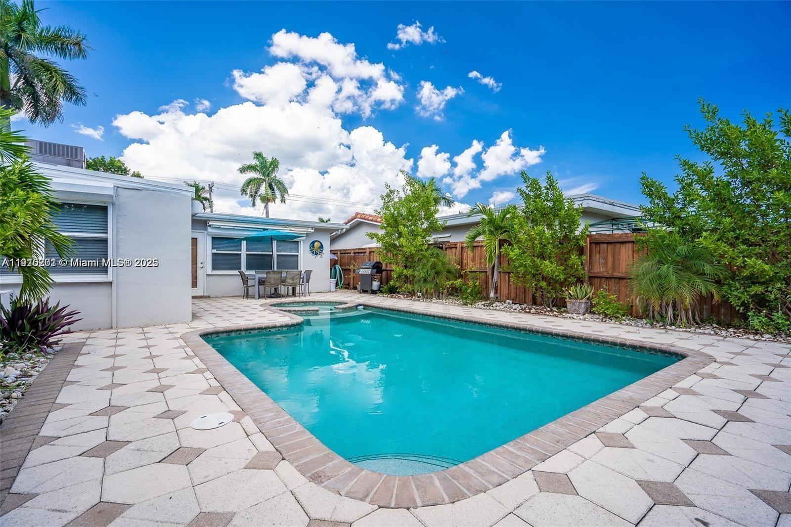 1148 Johnson St, Hollywood FL 33019 photo 2