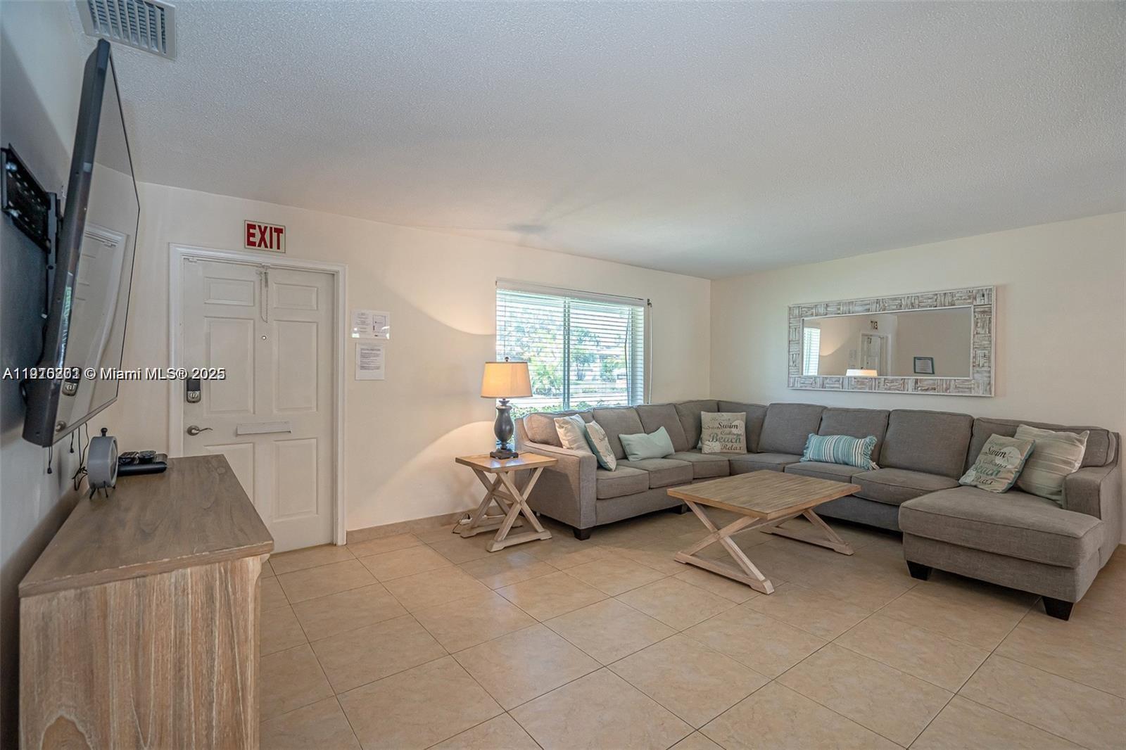 1148 Johnson St, Hollywood FL 33019 photo 5