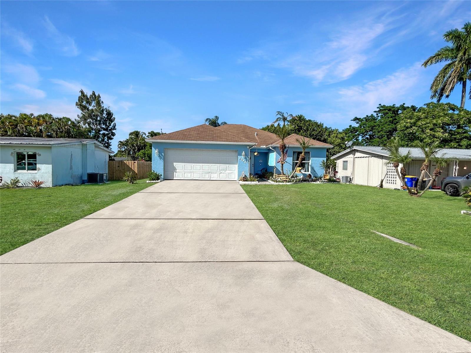 3043 SE Banyan Street, Stuart FL 34997 photo 2