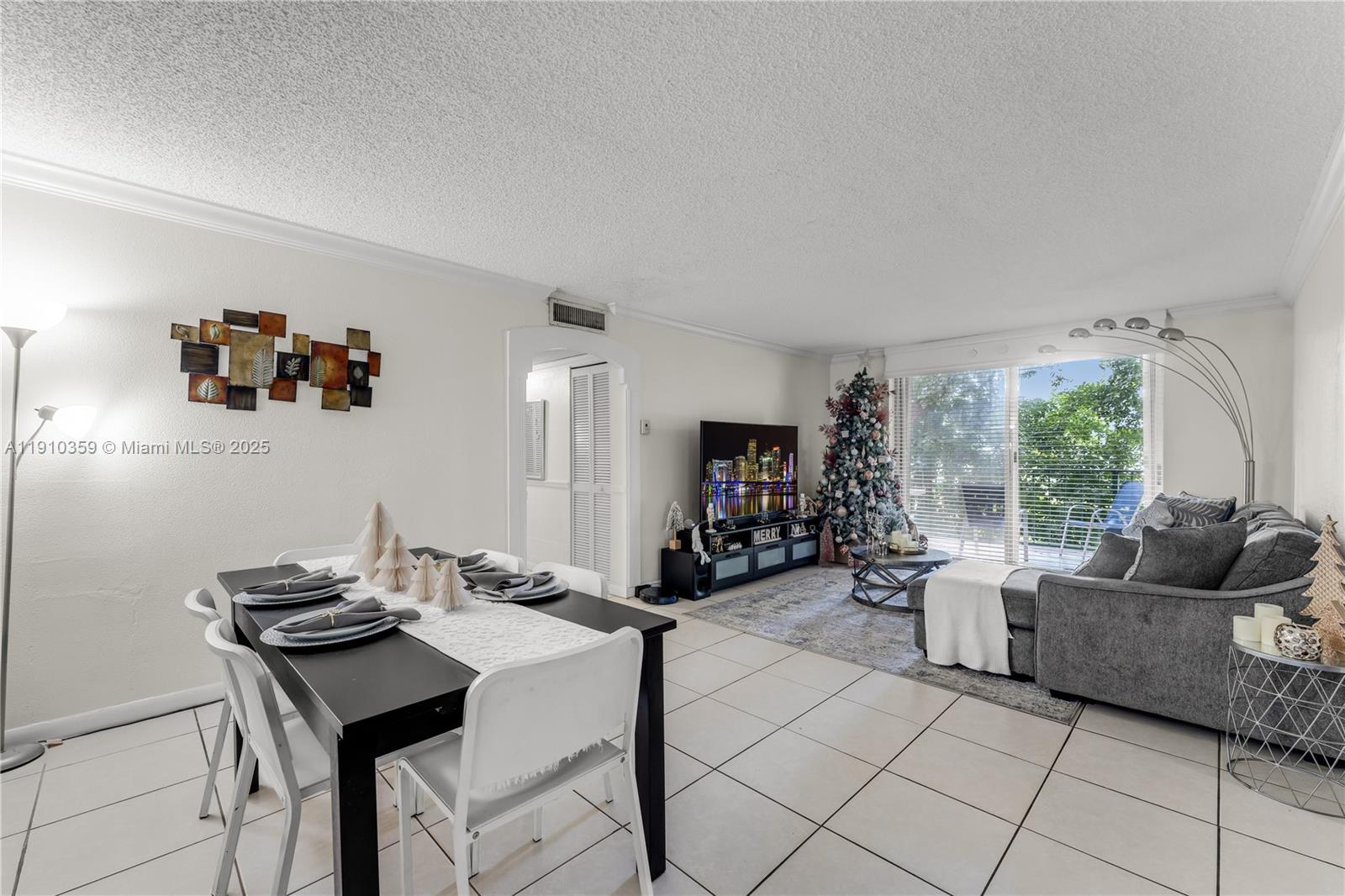 9320 Fountainebleau Blvd # 215, Miami FL 33172 photo 3