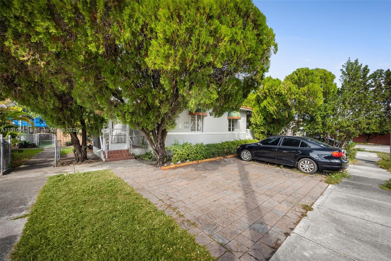 280/282 NW 41st Ave, Miami FL 33126