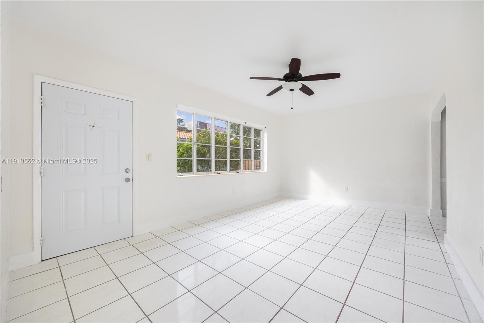 280/282 NW 41st Ave, Miami FL 33126 photo 5