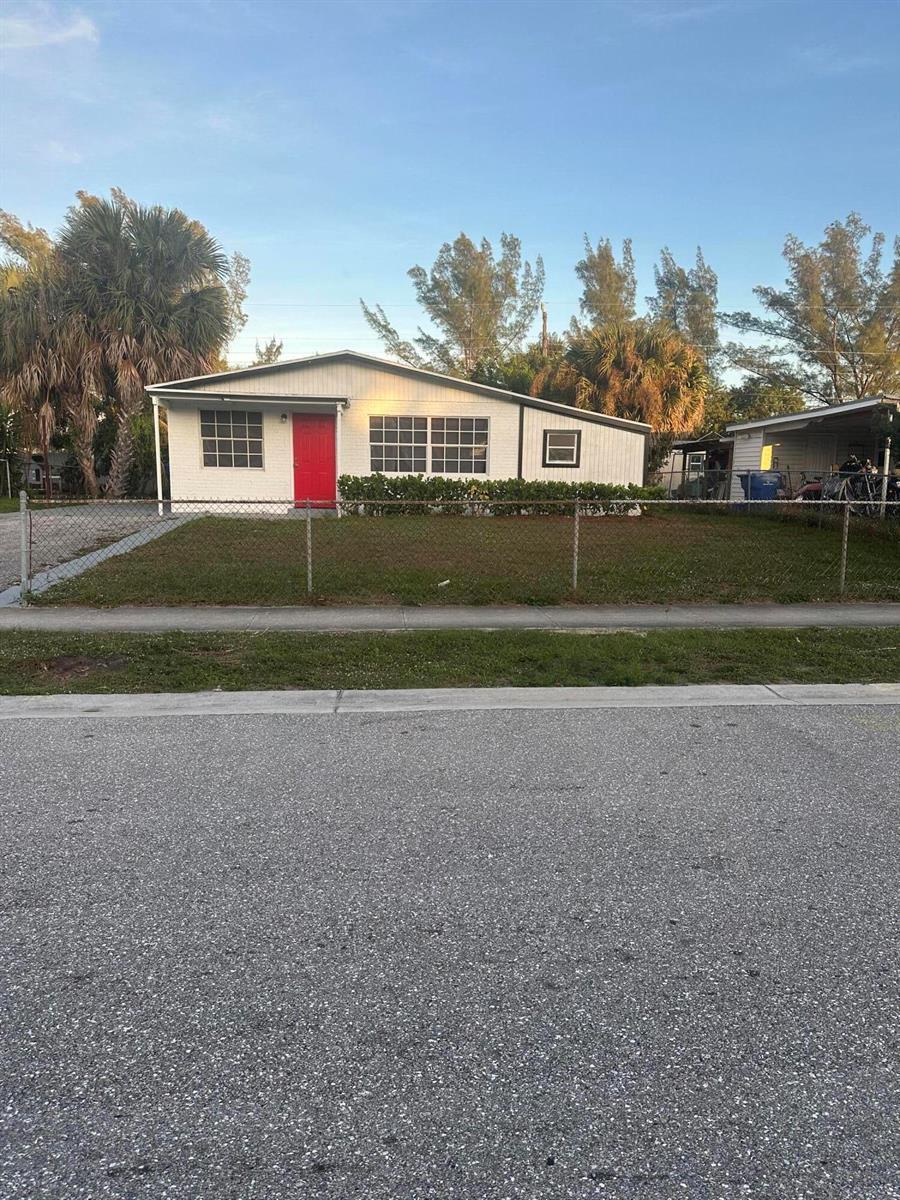 1210 Avenue R, Riviera Beach FL 33404 photo 2