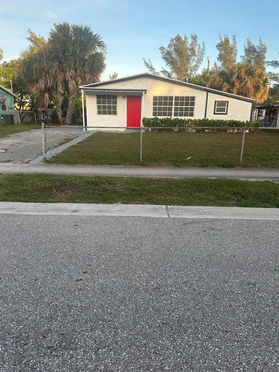 1210 Avenue R, Riviera Beach FL 33404 photo 4