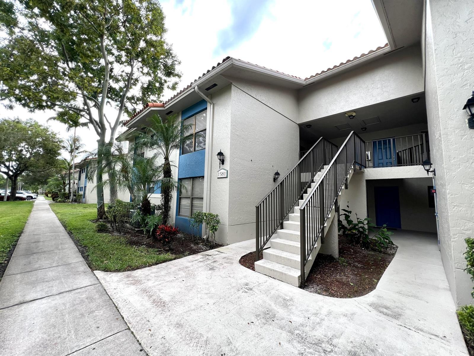 1581 Balfour Point Drive, West Palm Beach FL 33411 photo 2