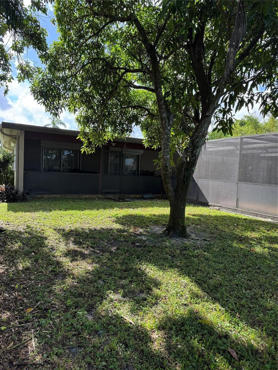 936 W Tropical Way, Plantation FL 33317 photo 3