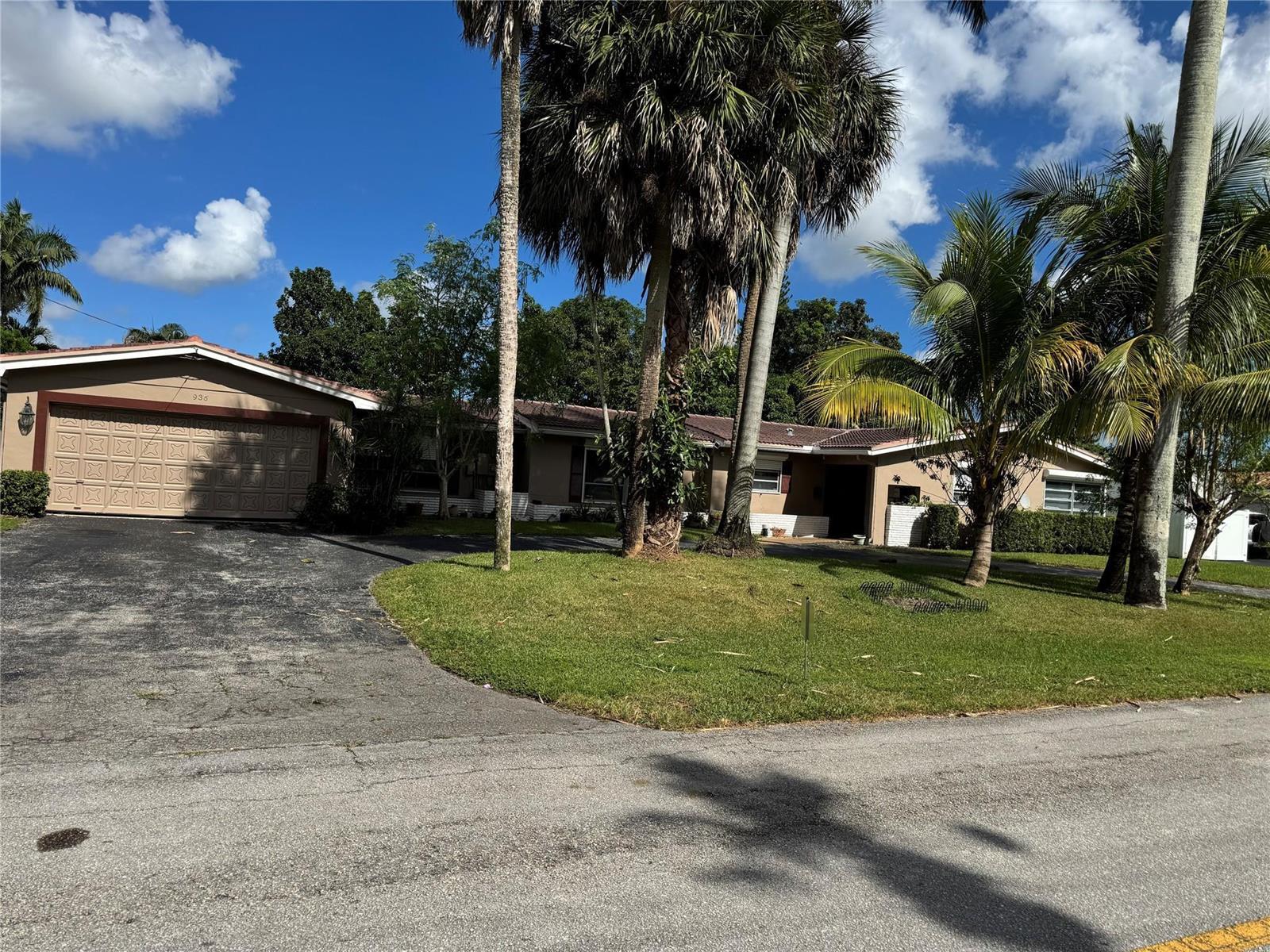 936 W Tropical Way, Plantation FL 33317