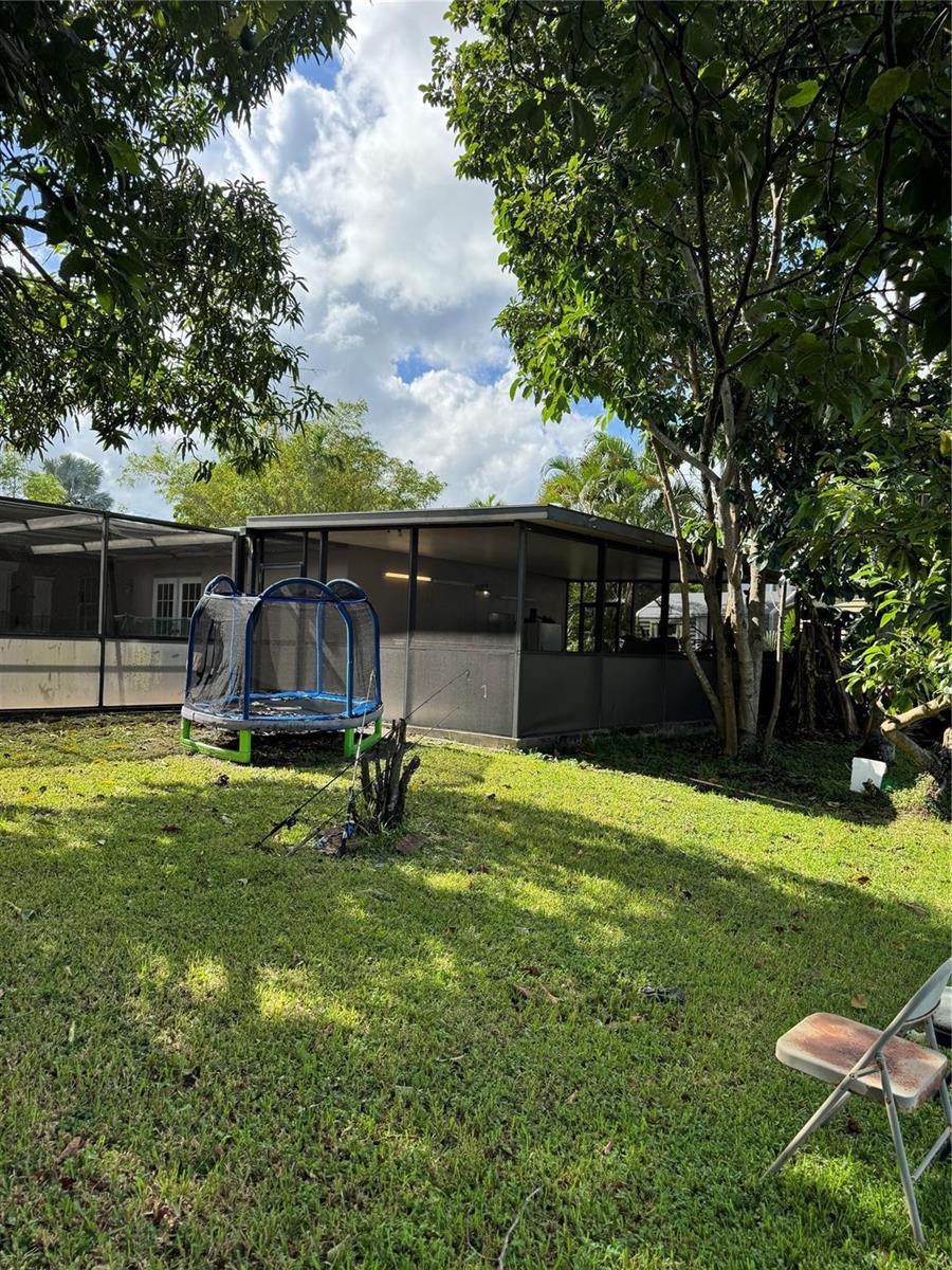 936 W Tropical Way, Plantation FL 33317 photo 5