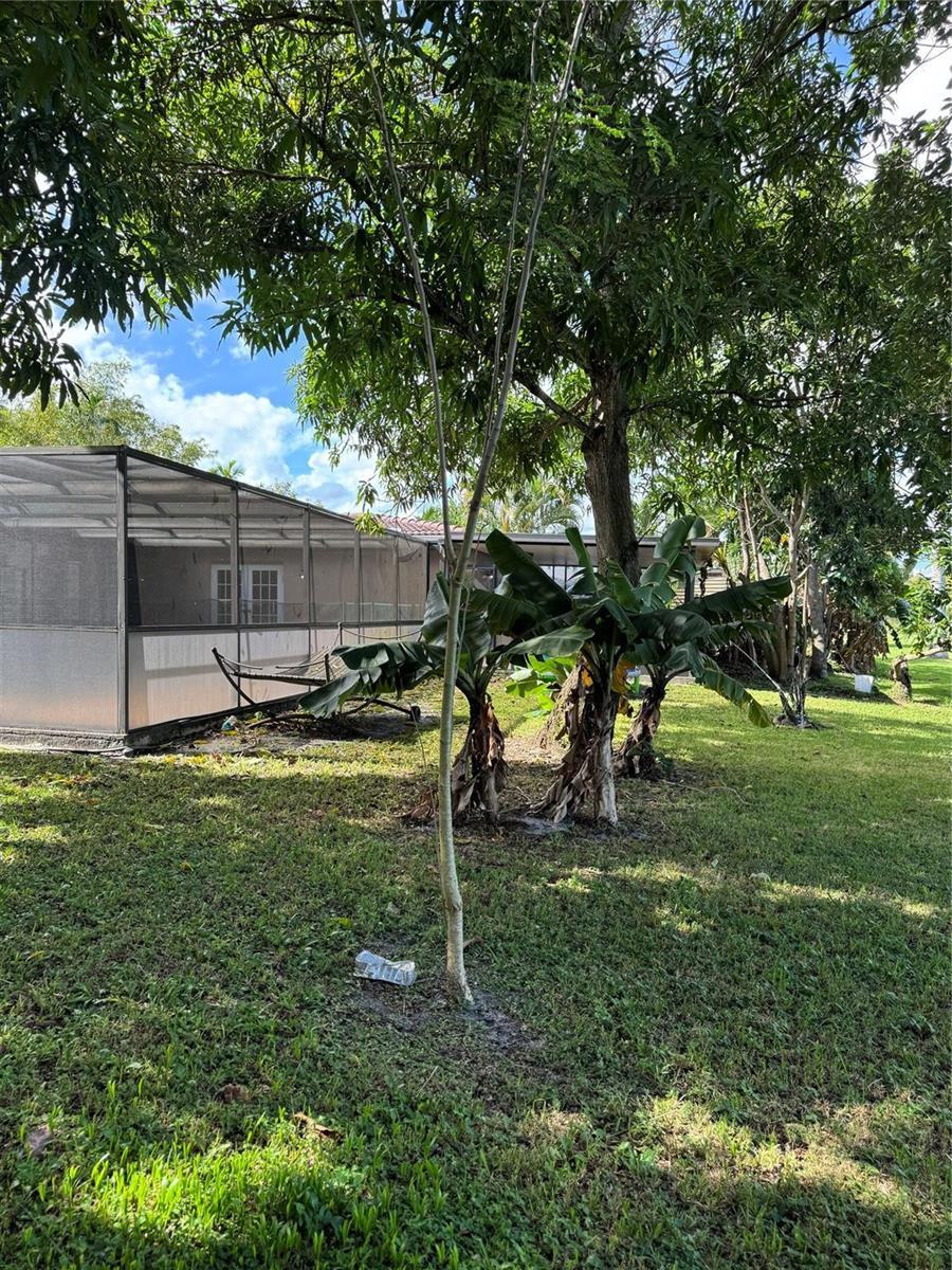 936 W Tropical Way, Plantation FL 33317 photo 4