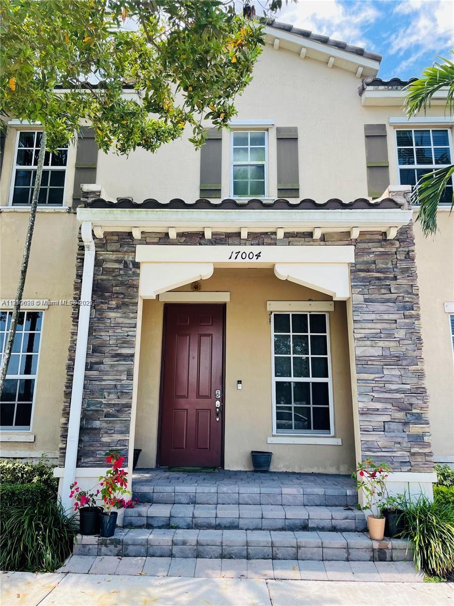 17021 SW 96th St, Miami FL 33196
