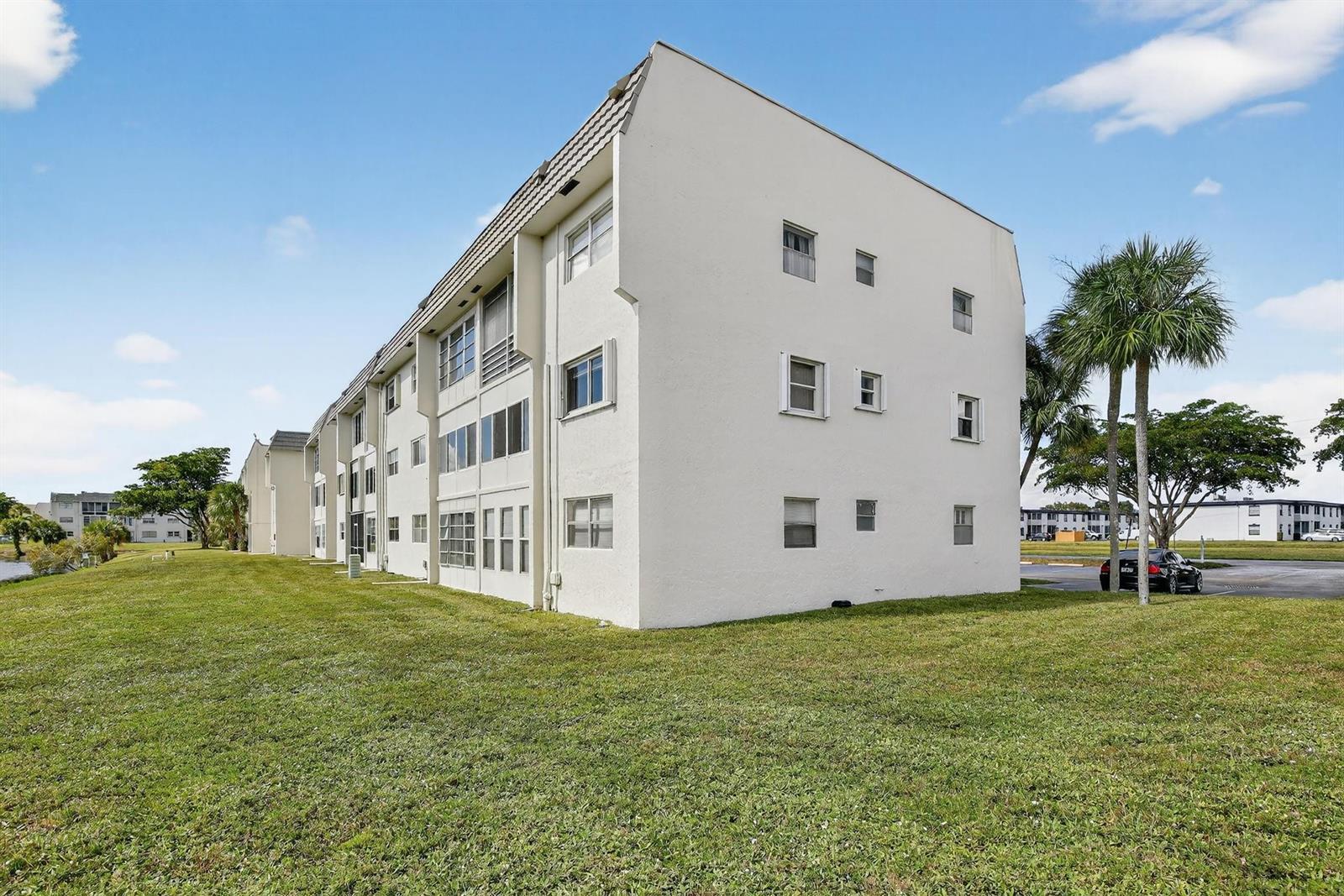 8130 Sunrise Lakes Boulevard # 309, Sunrise FL 33322 photo 4