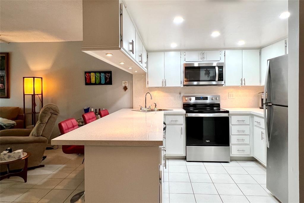 3002 NE 5th Terrace # B, Wilton Manors FL 33334 photo 3