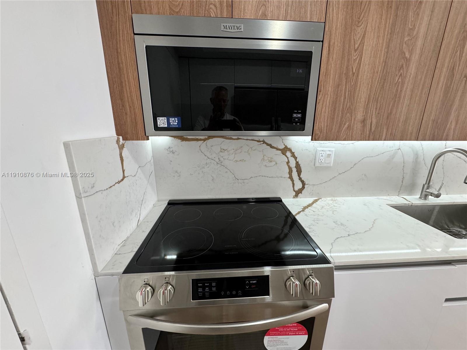 18031 Biscayne Blvd # 1402, Aventura FL 33160