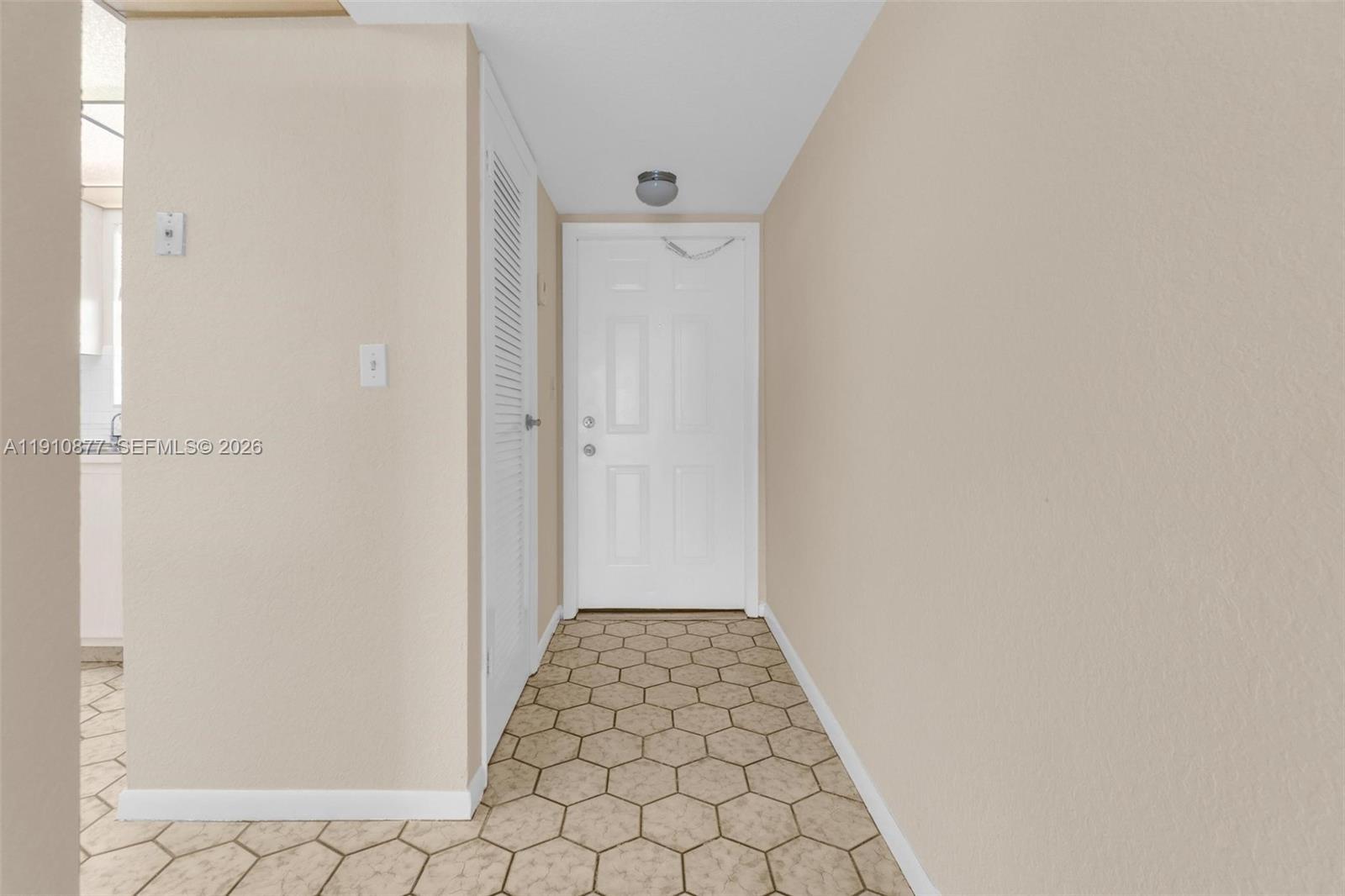 3100 W Rolling Hills Cir # 707, Davie FL 33328 photo 2