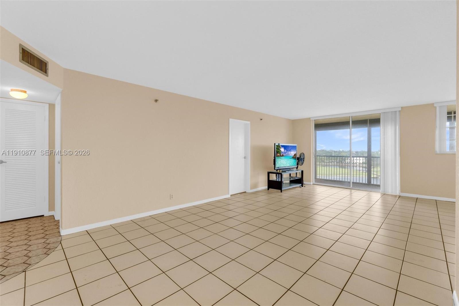 3100 W Rolling Hills Cir # 707, Davie FL 33328 photo 4