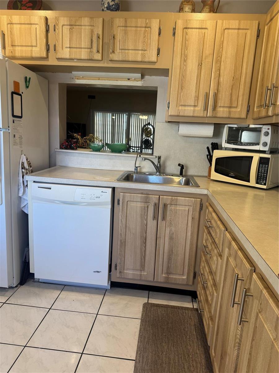 3940 NW 42 Avenue # 315, Lauderdale Lakes FL 33319 photo 3