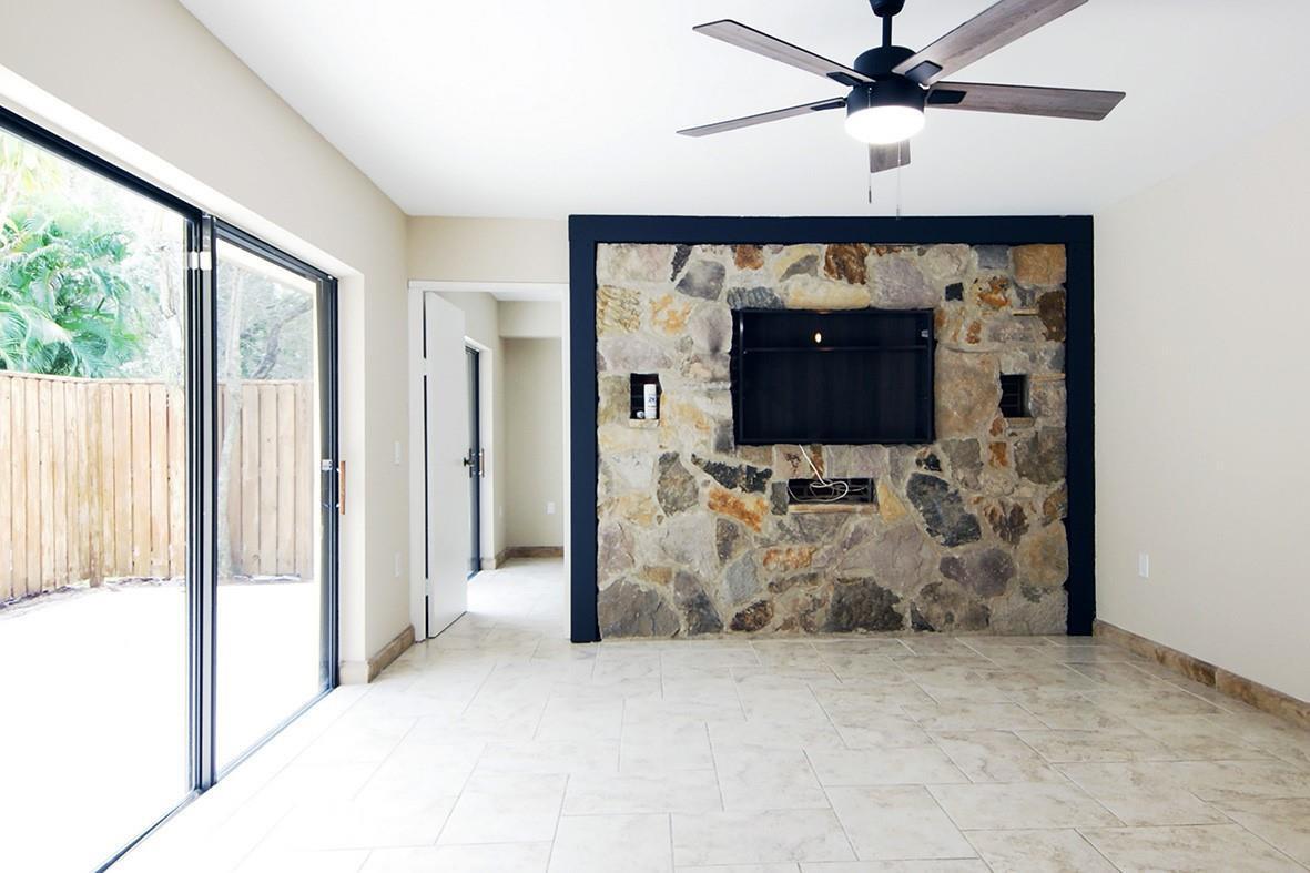 1700 Embassy Drive # 402, West Palm Beach FL 33401 photo 3