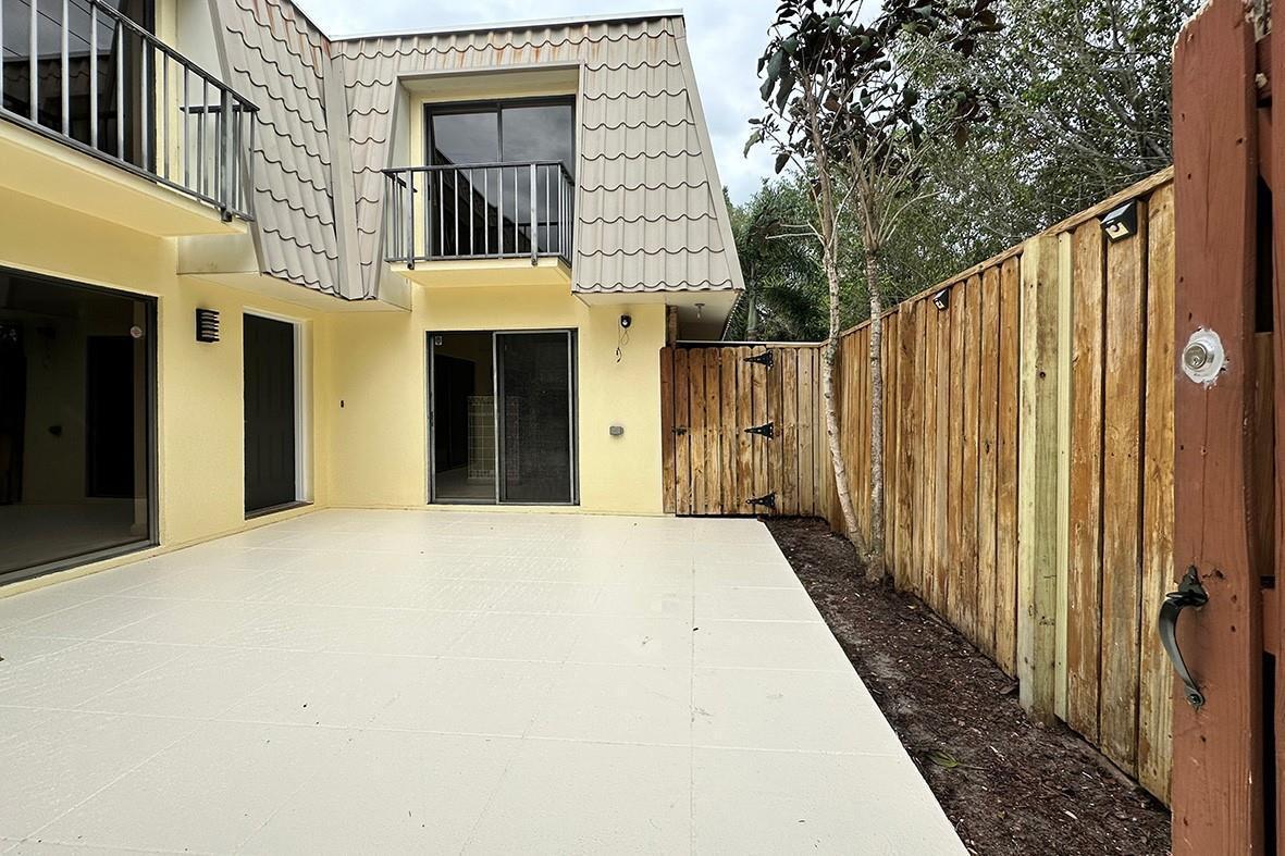 1700 Embassy Drive # 402, West Palm Beach FL 33401