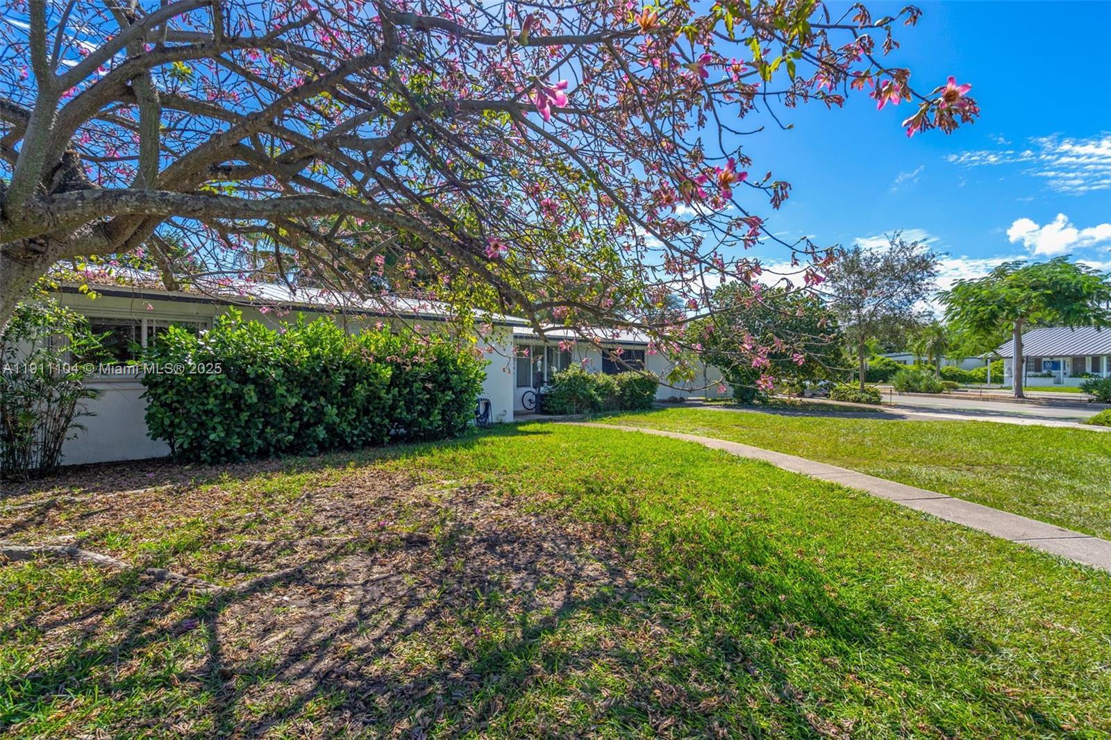 9630 SW 182nd St, Palmetto Bay FL 33157 photo 2