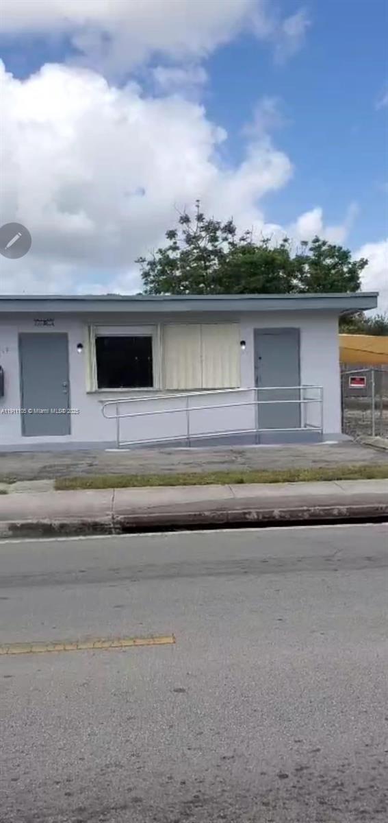 512 SW 6th Ave, Homestead FL 33030 photo 3