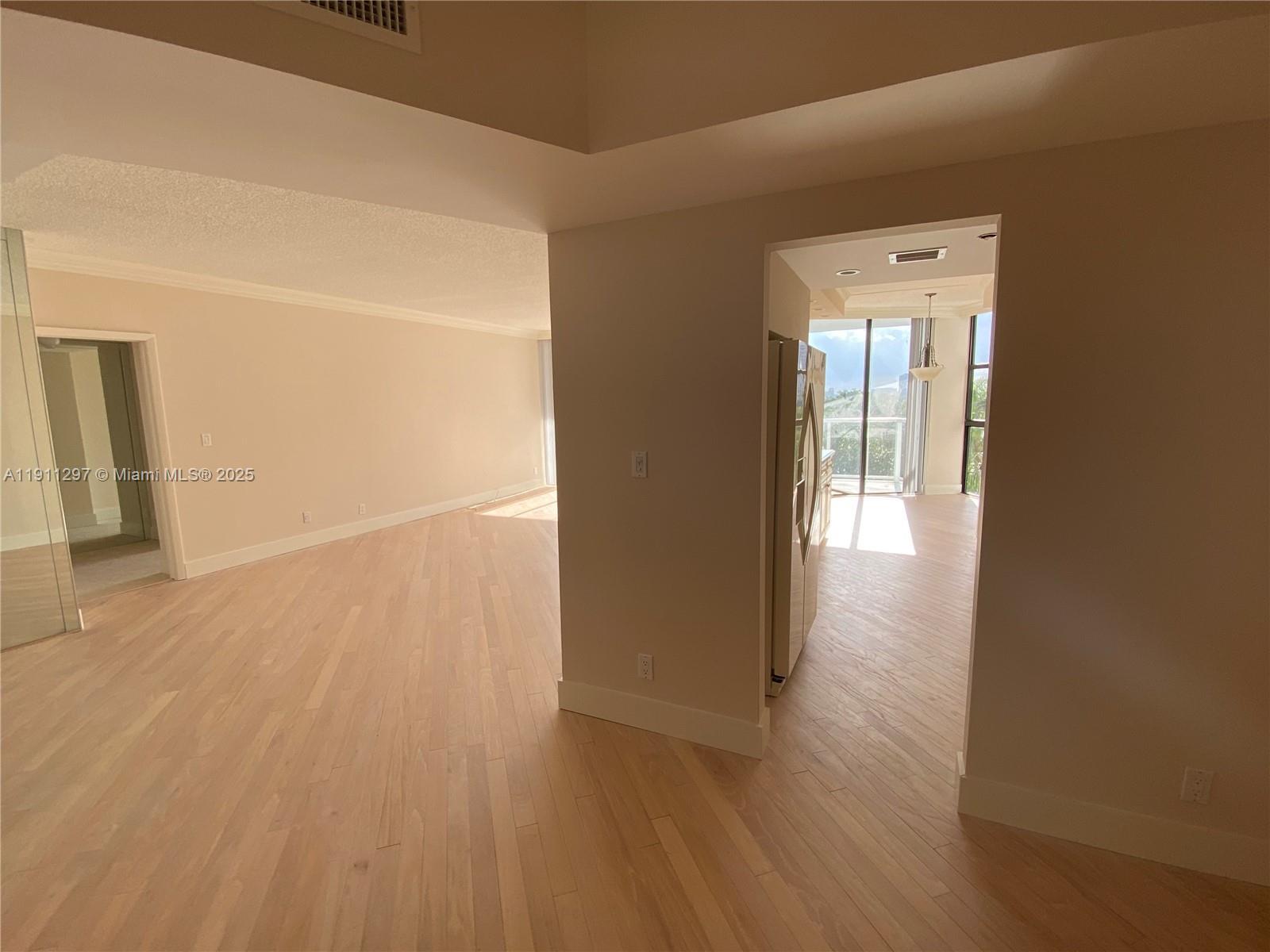 20281 E Country Club Dr # 511, Aventura FL 33180 photo 3
