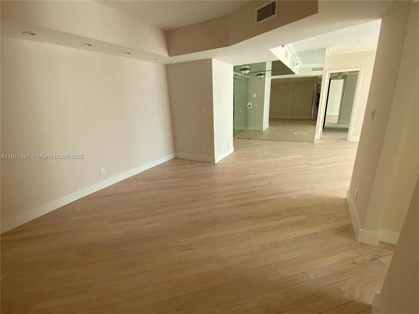 20281 E Country Club Dr # 511, Aventura FL 33180 photo 4