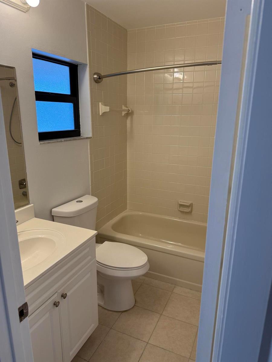 1687 SW 20th Terrace, Deerfield Beach FL 33442 photo 2