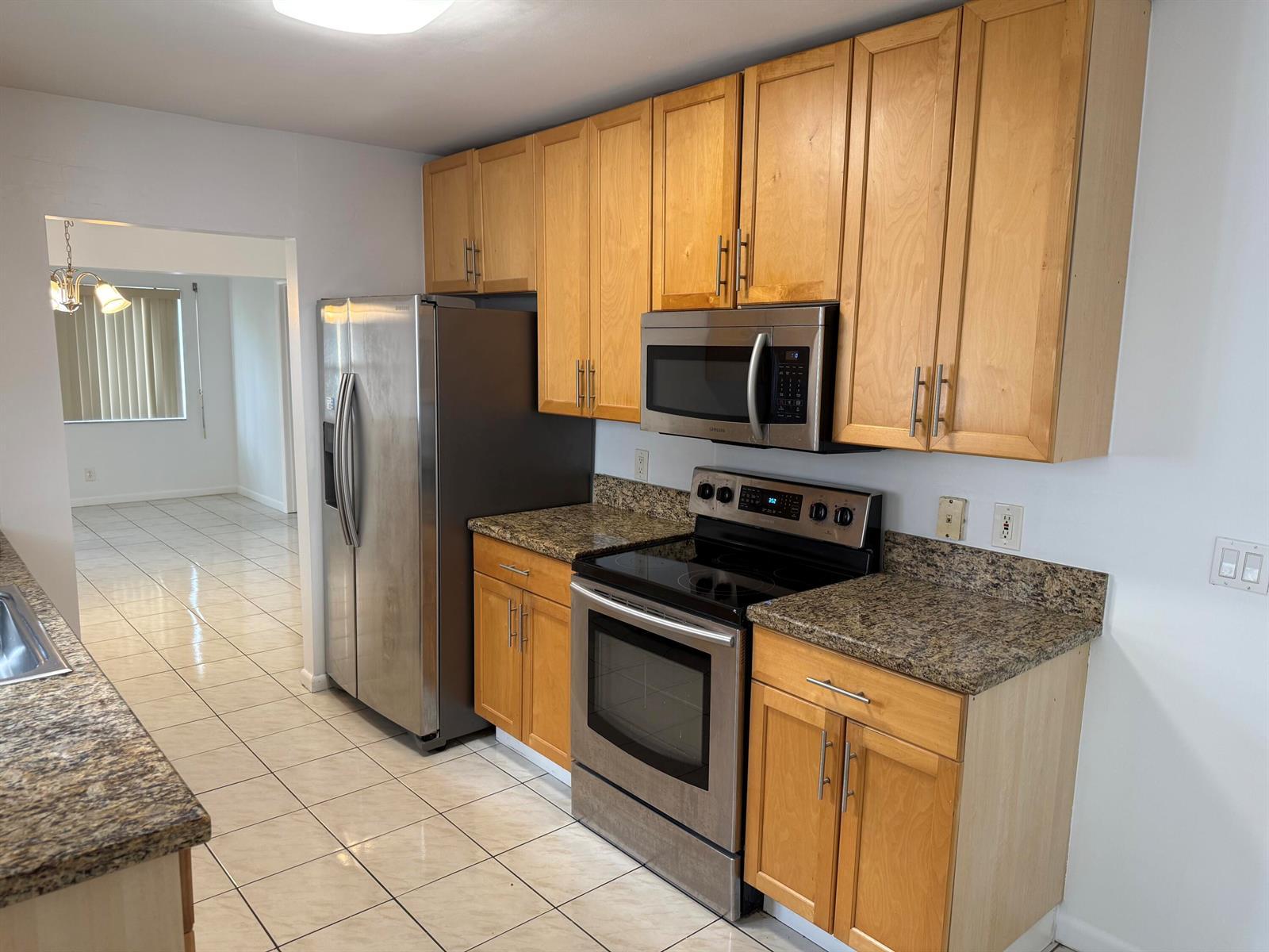 1687 SW 20th Terrace, Deerfield Beach FL 33442 photo 5