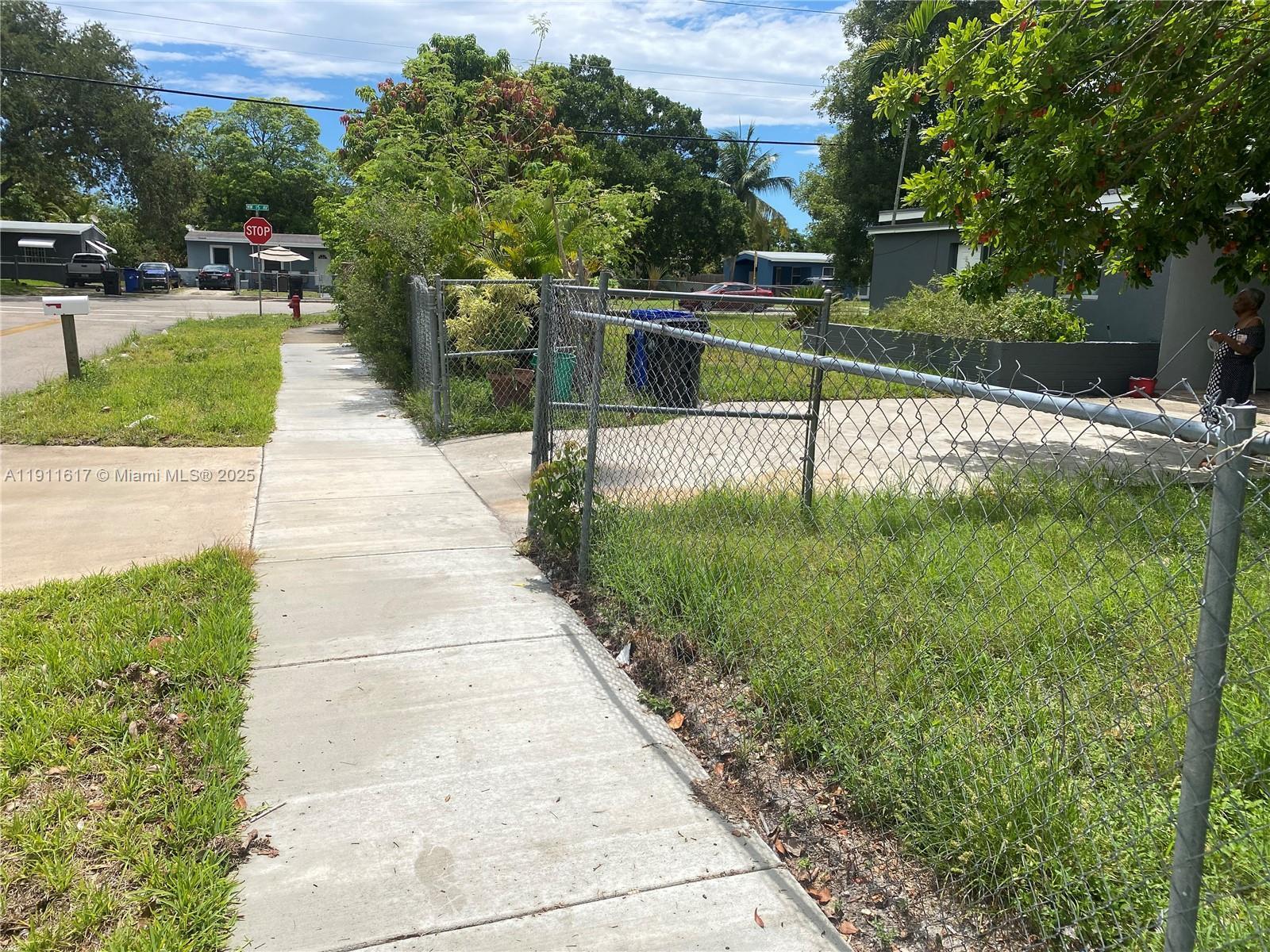 1500 NW 11th Ct, Fort Lauderdale FL 33311 photo 5