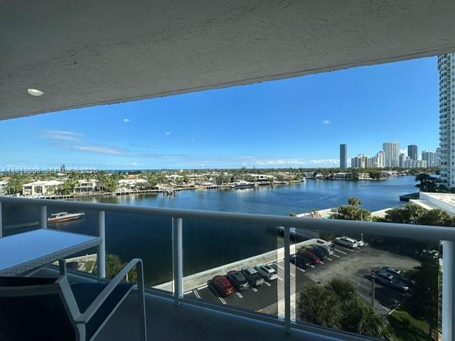 20515 E Country Club Dr # 747, Aventura FL 33180 photo 2