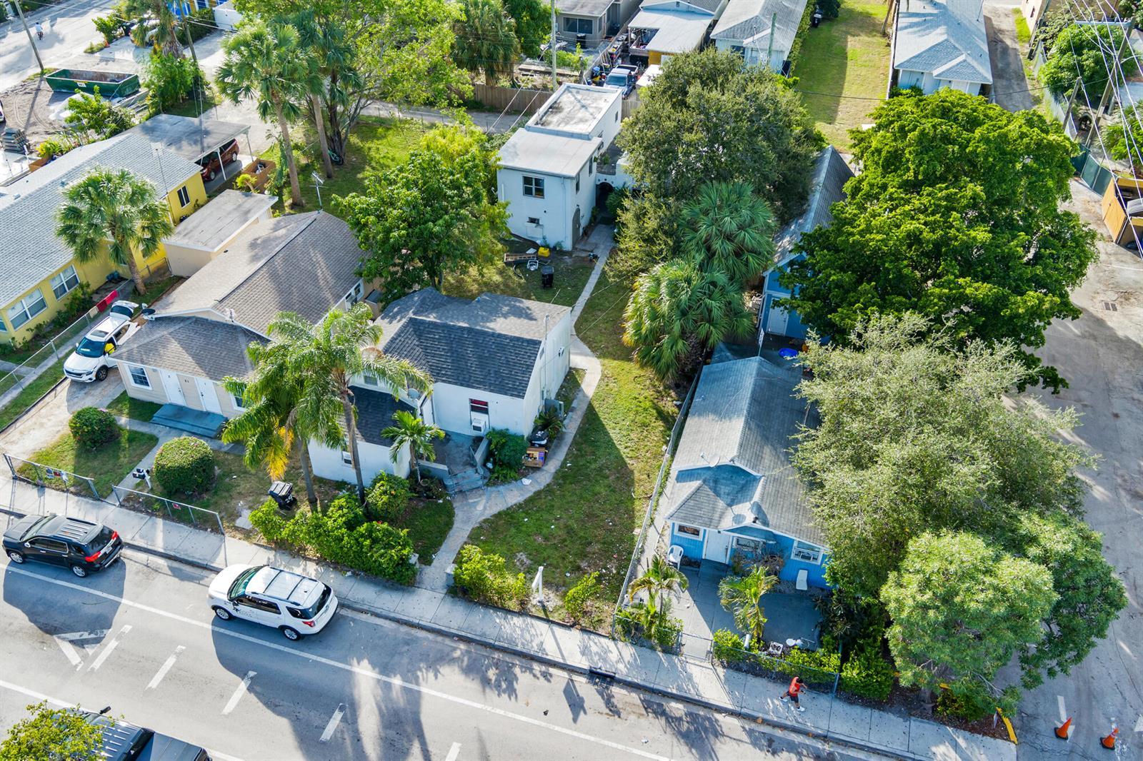 19 S E Street, FL 33460 photo 2