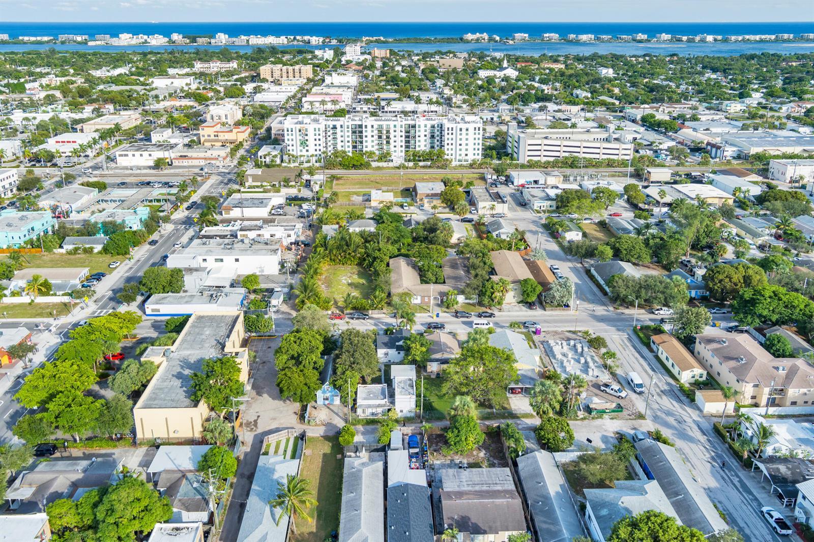 19 S E Street, FL 33460 photo 4