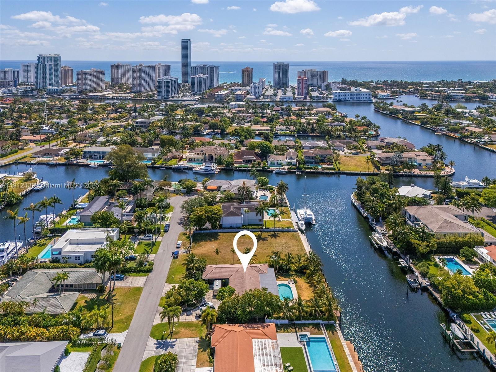 419 Alamanda Dr, Hallandale Beach FL 33009 photo 4