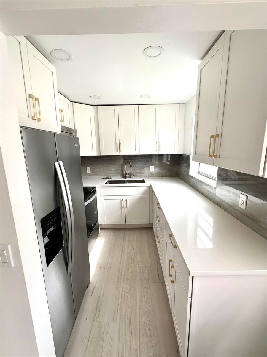 121 Sheffield F, West Palm Beach FL 33417 photo 4