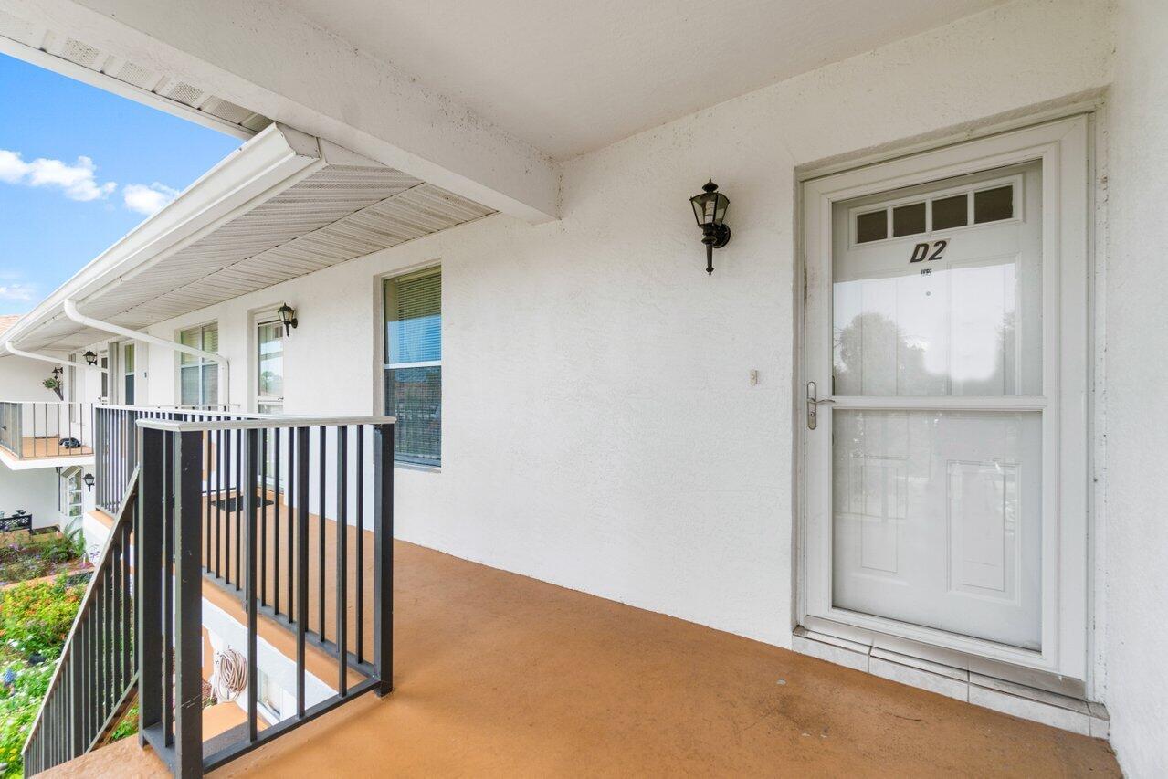 1205 S Lakes End Drive # D2, Fort Pierce FL 34982 photo 3